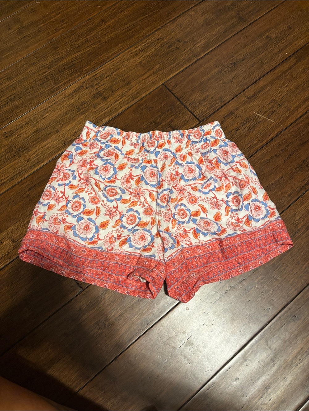 Vineyard Vines Coral & Blue Floral Border Women’s Shorts